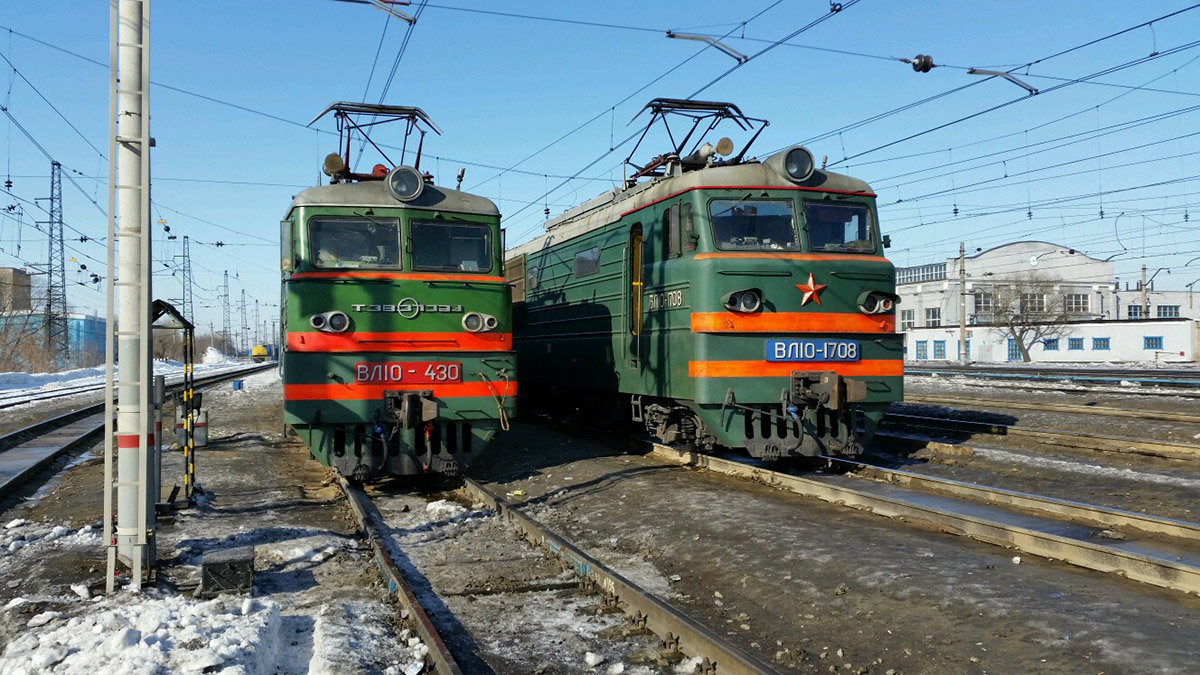 Электровозы ВЛ10-430 и ВЛ10-1708